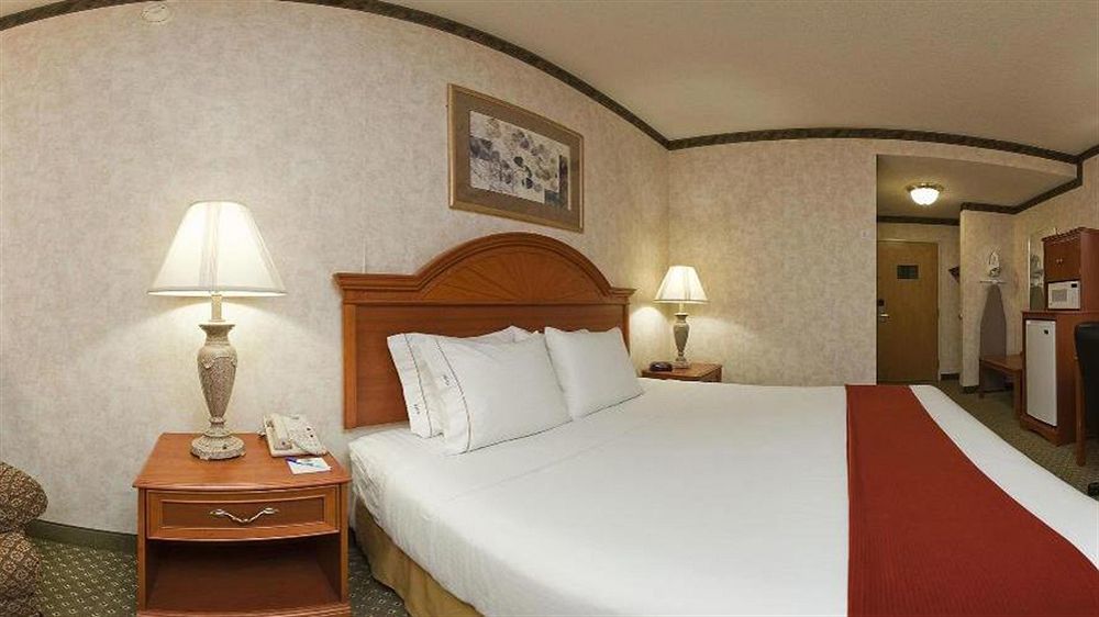 Holiday Inn Express Hotel & Suites Grove City By Ihg Exterior photo